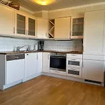 דירה Family-friendly Retreat With Fireplace And Balcony