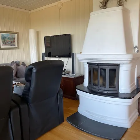 Family-friendly Retreat With Fireplace And Balcony *