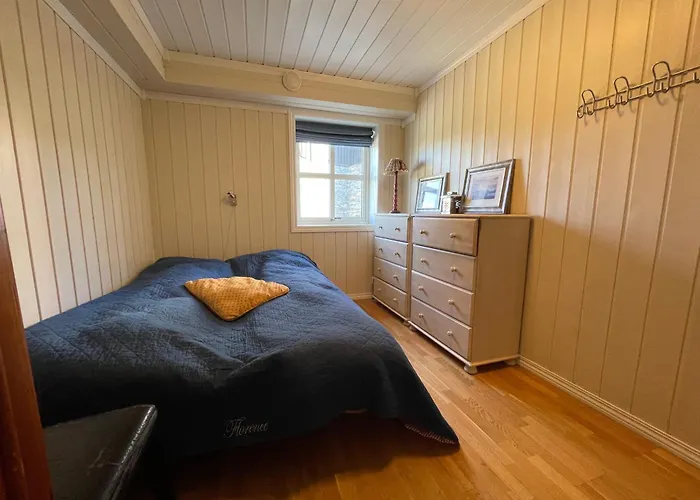 Family-friendly Retreat With Fireplace And Balcony Lägenhet *