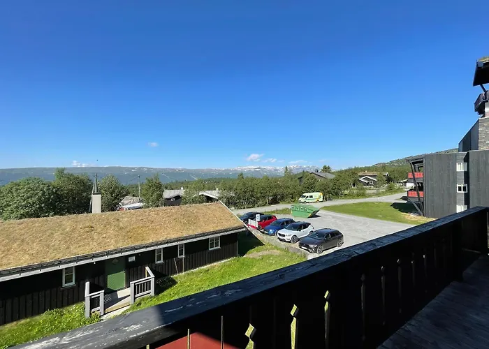 Family-friendly Retreat With Fireplace And Balcony *